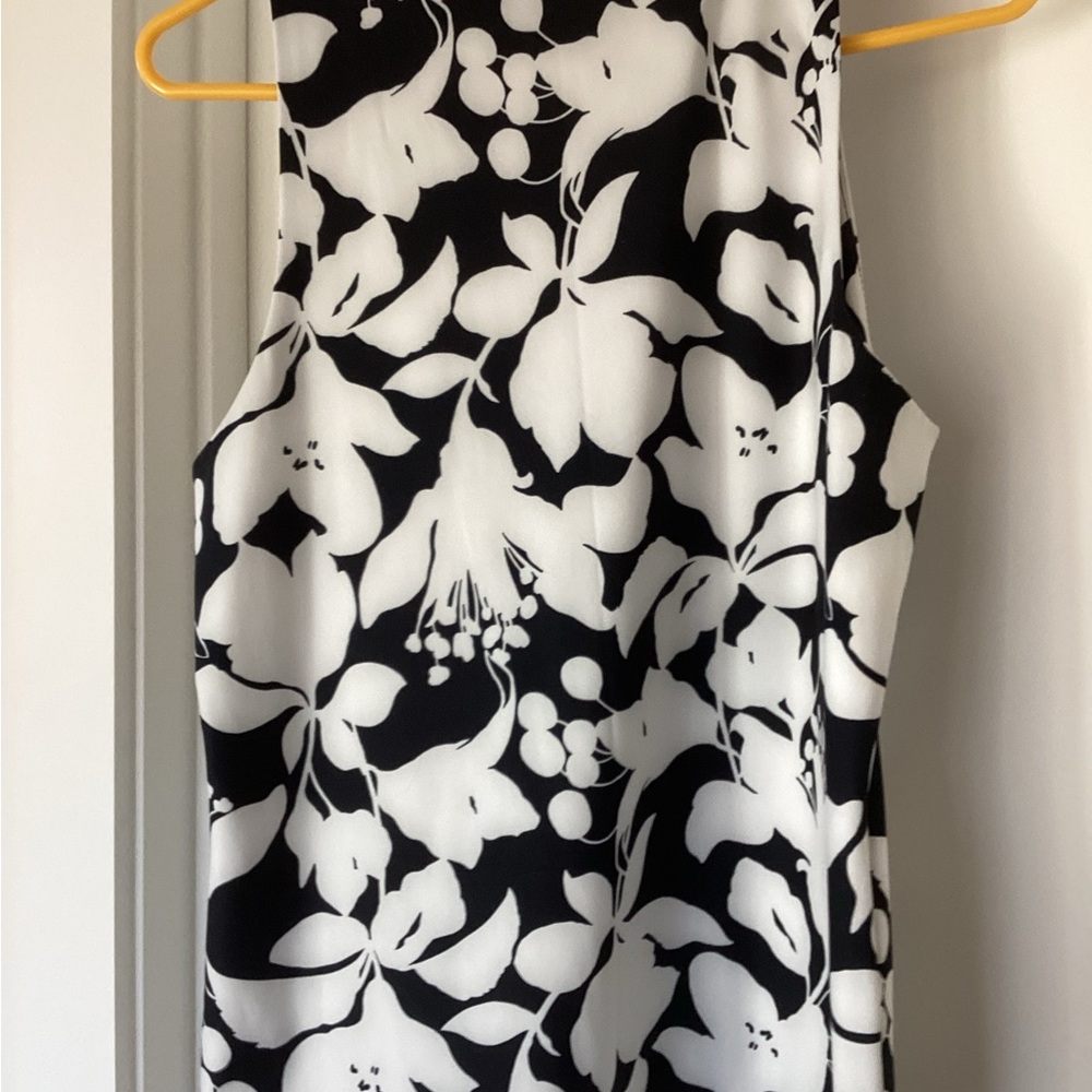 Black and White Floral Sleeveless Top